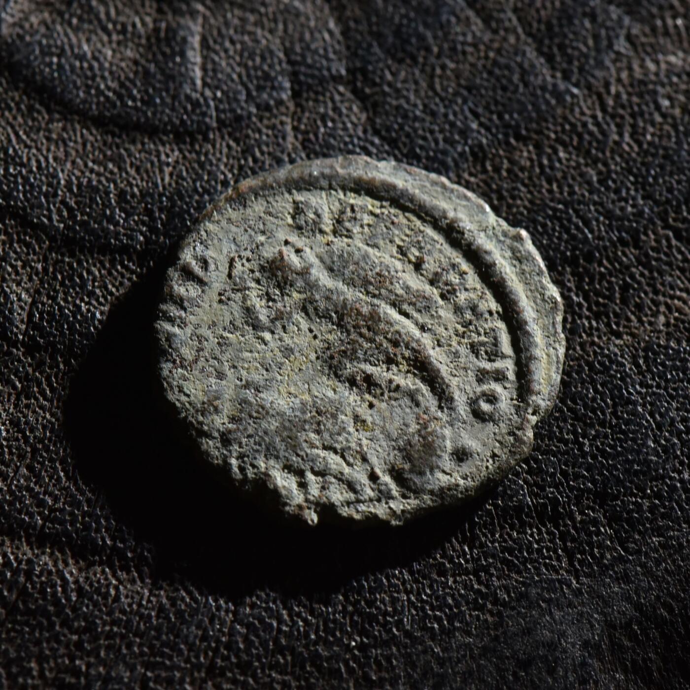 【良泉】第45期【直播场】1月15日晚19.30点开拍！ 208组，西方古代钱币、丝路古珠杂项专场 公元337-361年【古罗马】君士坦提乌斯二世，重新幸福时光，标准型铜币，2.03克