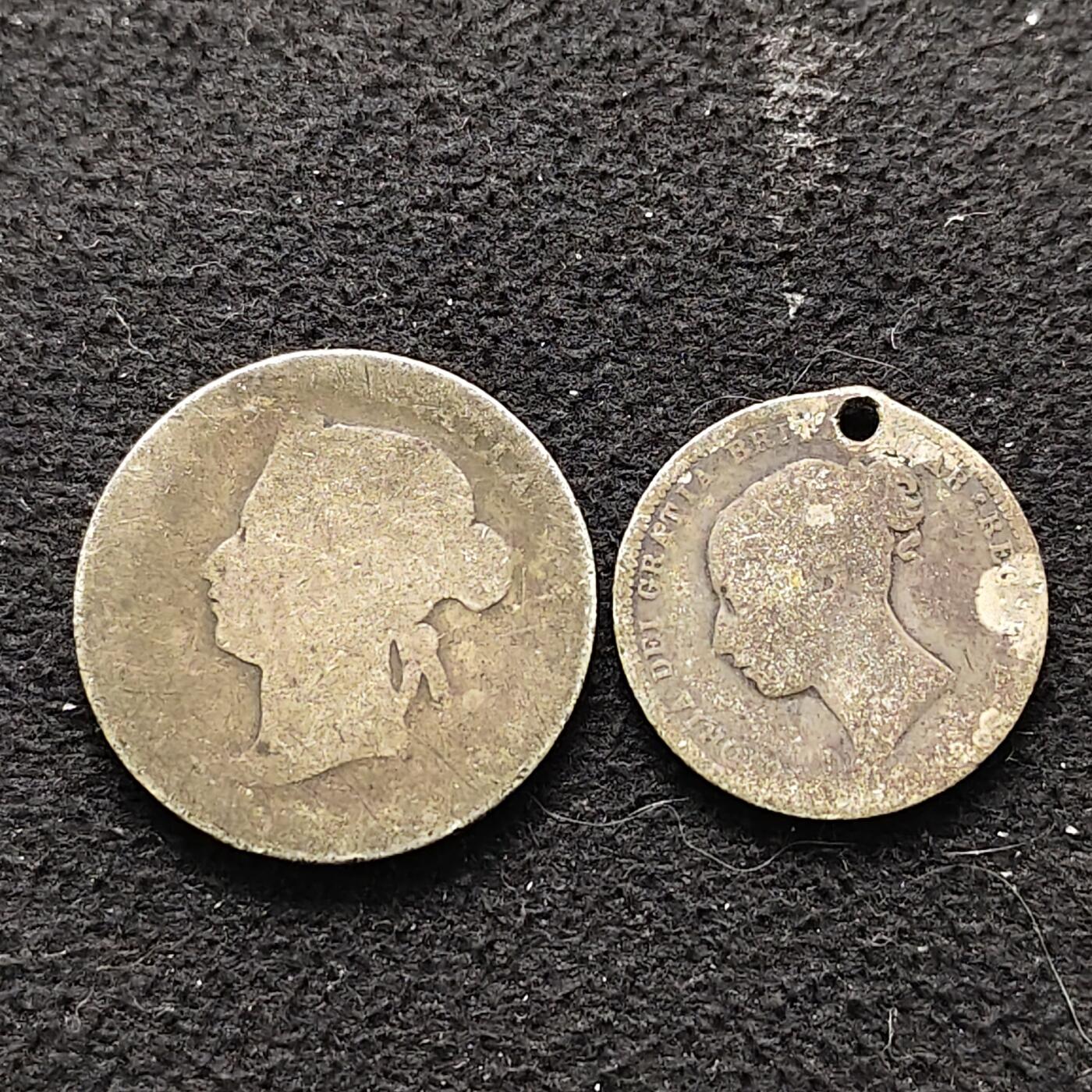 【全场包邮】纯粹捡漏拍490场（免费代拍第27场） 英国早期维多利亚女王银币2枚一组-6便士+1先令（共8.48克）