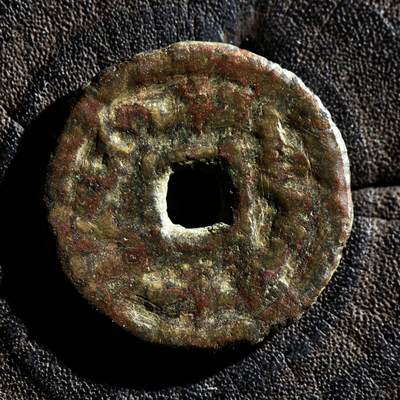 【良泉】第45期【直播场】1月15日晚19.30点开拍！ 208组，西方古代钱币、丝路古珠杂项专场 - 【厚重】公元716-738年【粟特】突骑施铜币超大样，苏禄可汗所铸（相当于唐玄宗李隆基开元年间早期）5.12克