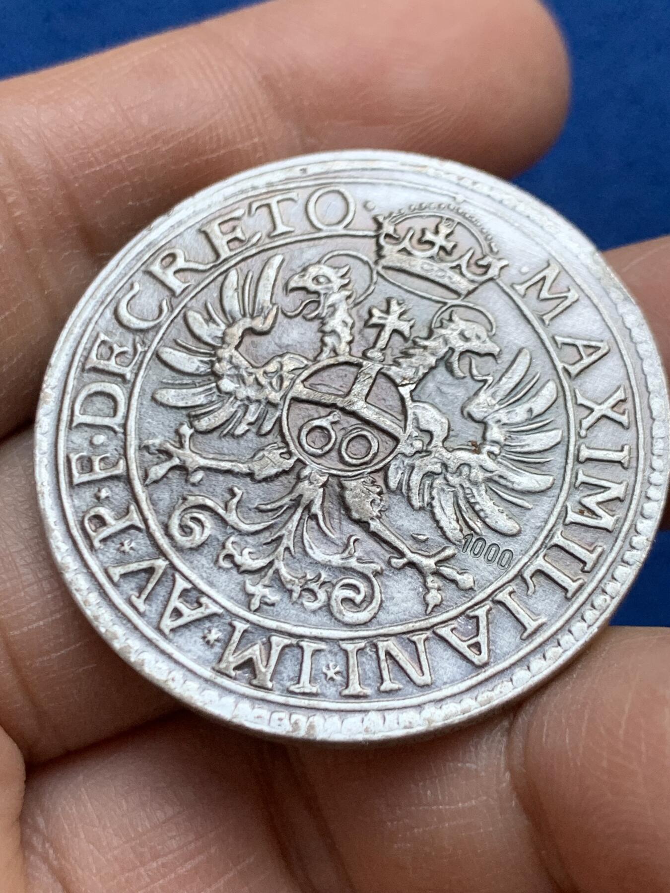 《竞宝斋》第452场 周日，周一 2场连拍 （全场包邮，欢迎送拍） 德国符腾堡，后铸纯银章，60克洛泽，原型是1572年，虔诚者路德维希二世 25克 36.6mm