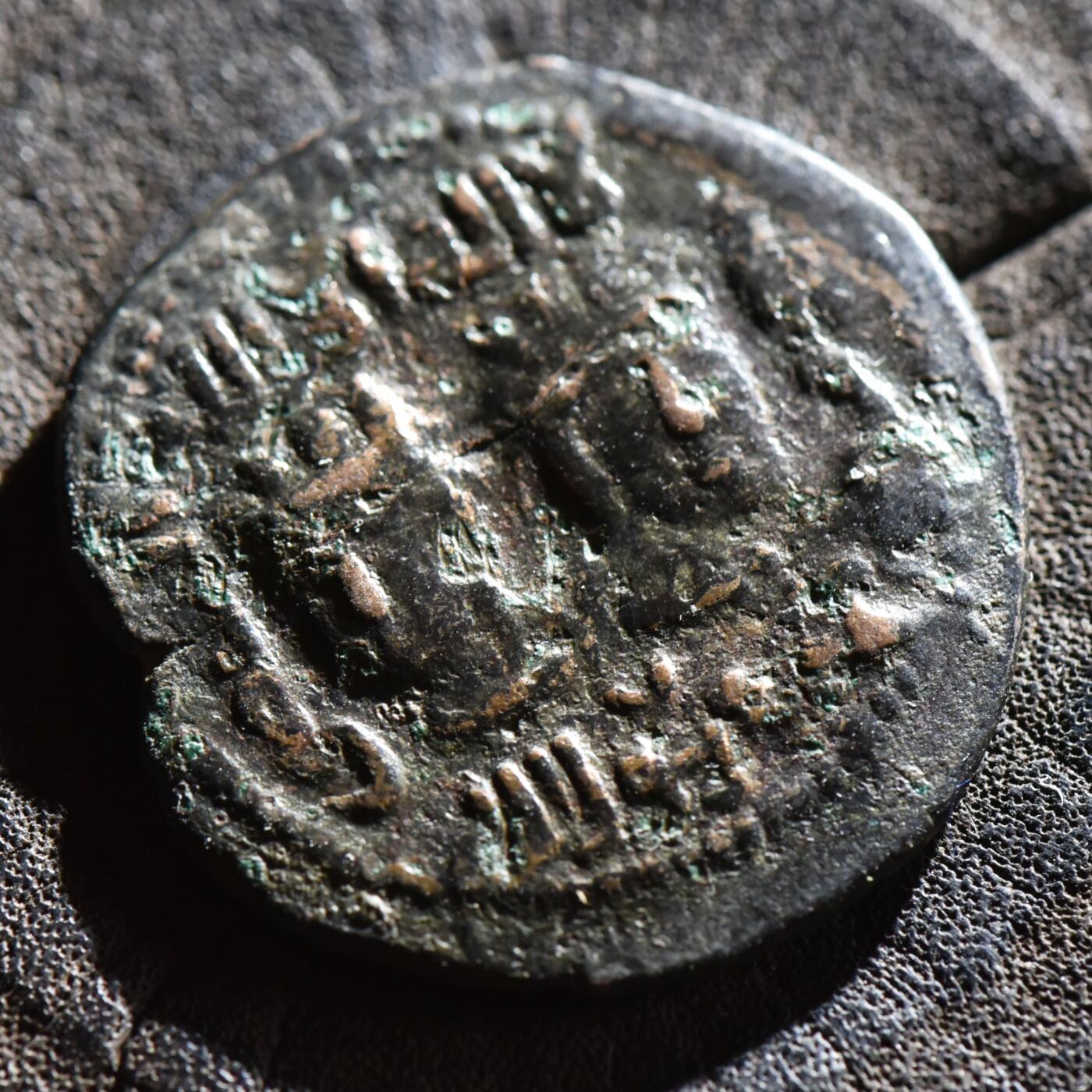 【良泉】第45期【直播场】1月15日晚19.30点开拍！ 208组，西方古代钱币、丝路古珠杂项专场 【美品】12.34克，公元1152-1176年【中世纪】阿尔图格王朝-马尔丁支裔，纳杰穆丁·阿尔比【占星术铜币】“水星”