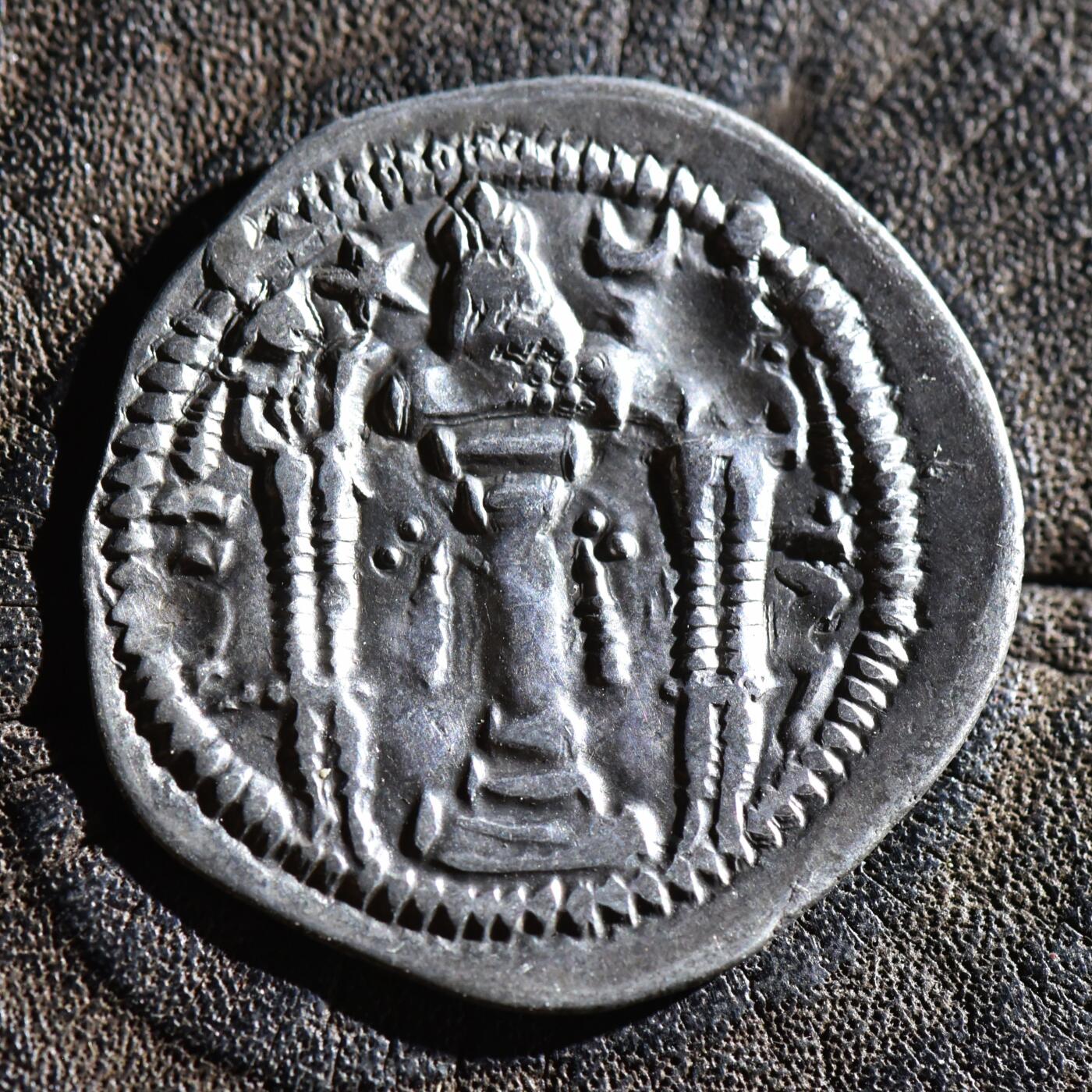 【良泉】第45期【直播场】1月15日晚19.30点开拍！ 208组，西方古代钱币、丝路古珠杂项专场