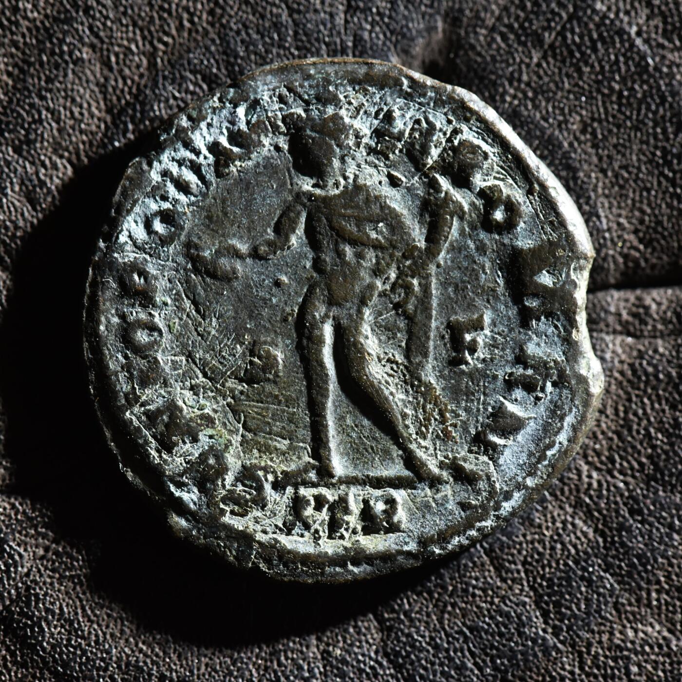 【良泉】第45期【直播场】1月15日晚19.30点开拍！ 208组，西方古代钱币、丝路古珠杂项专场 公元294年【古罗马】戴克里先“精力之神”洗银富力大铜币，特里尔造币厂，7.24克