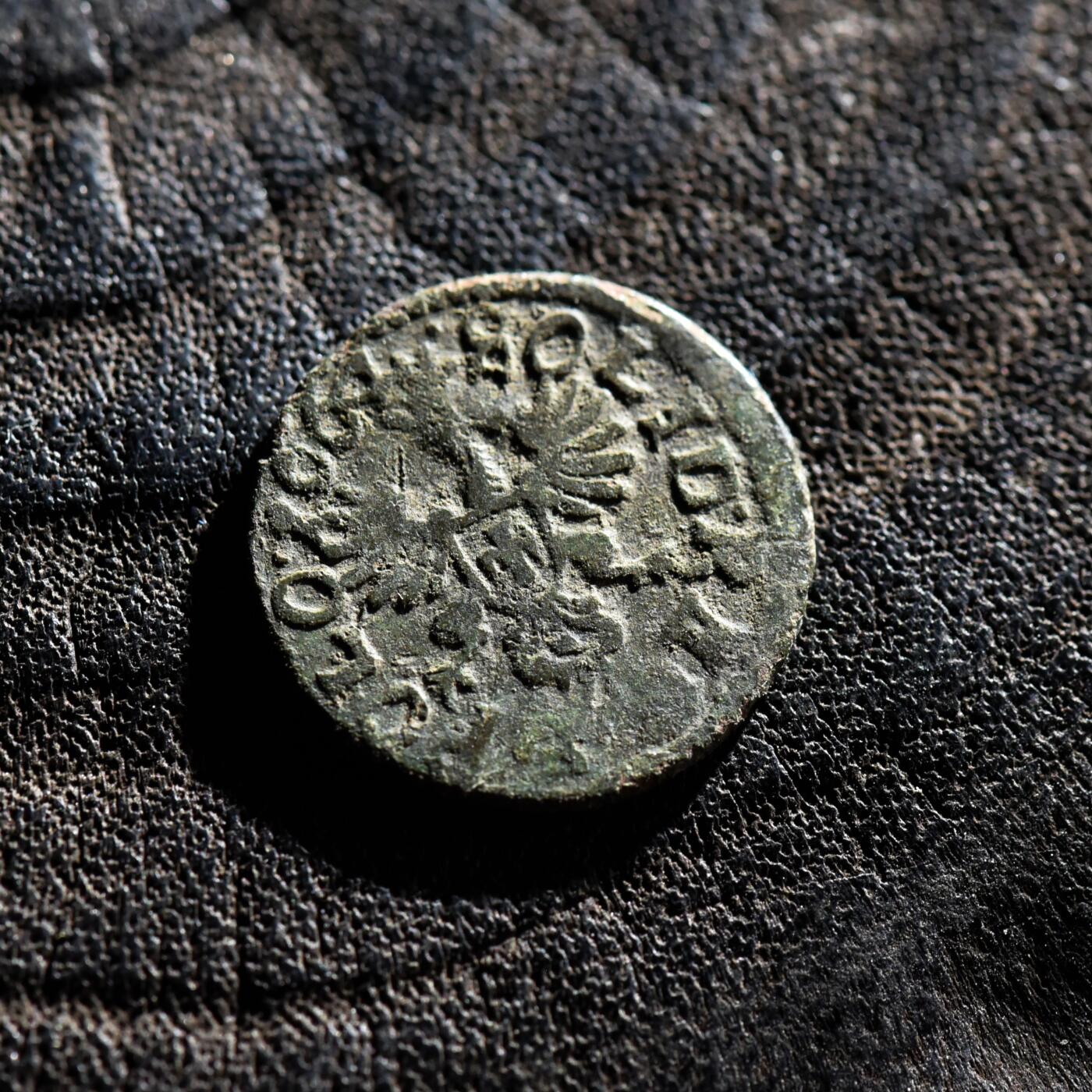 【良泉】第45期【直播场】1月15日晚19.30点开拍！ 208组，西方古代钱币、丝路古珠杂项专场 公元1664年【波兰立陶宛联邦】约翰二世·卡齐米尔·瓦萨“波兰鹰”铜希林，1.16克