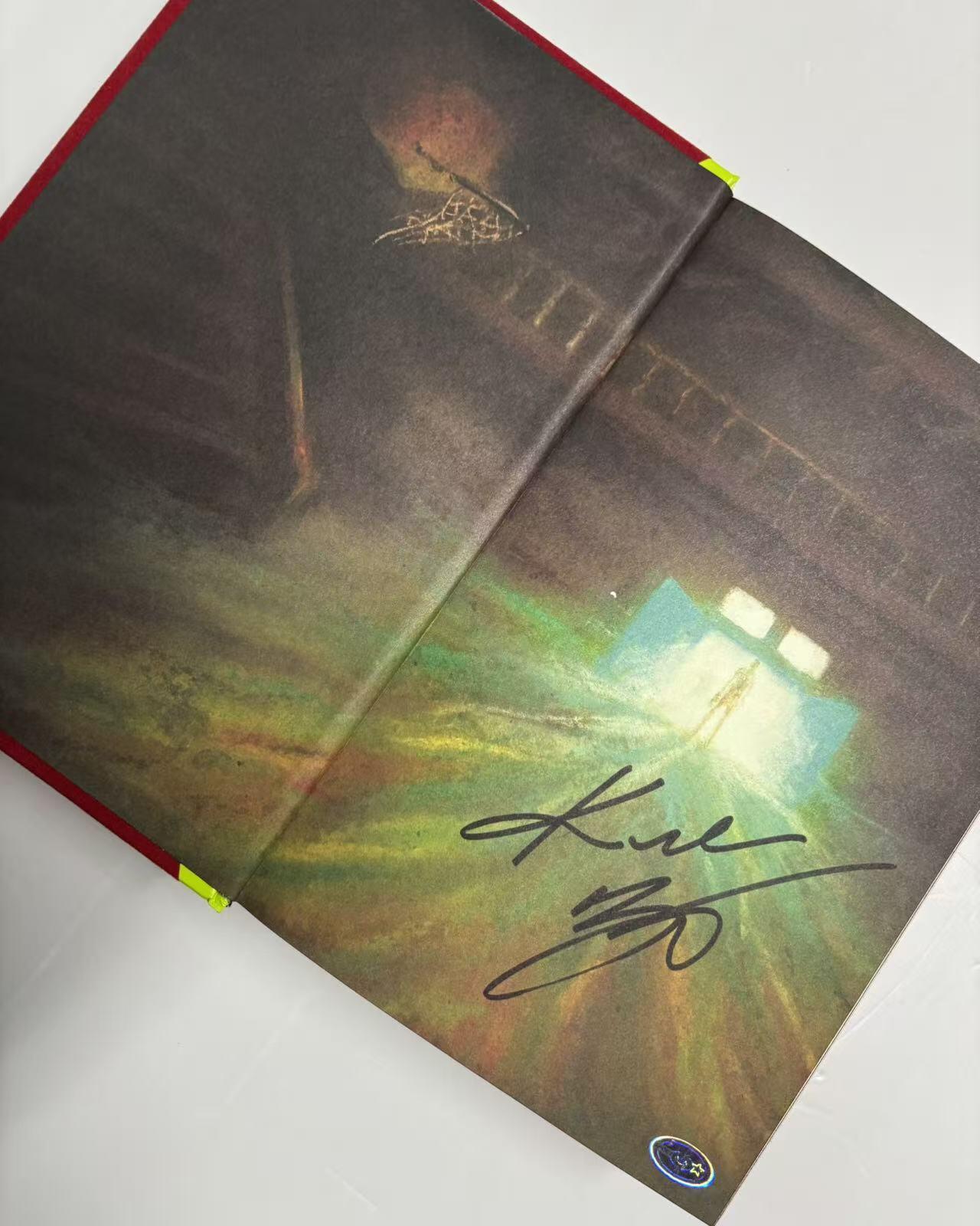 零元拍：科比-布莱恩特亲笔签名个人首部励志体育小说《巫滋纳德系列——训练营》。签于洛杉矶安纳海姆会展中心