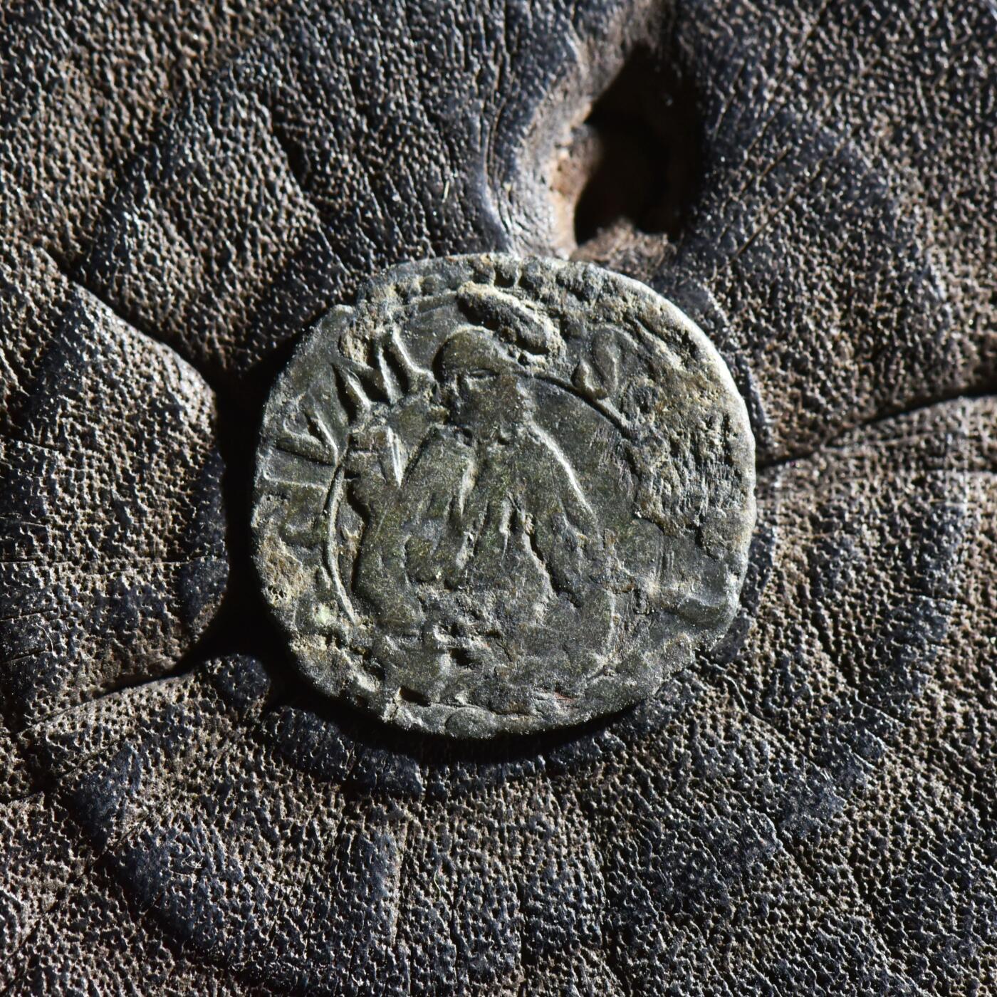 【良泉】第45期【直播场】1月15日晚19.30点开拍！ 208组，西方古代钱币、丝路古珠杂项专场 公元	1572-1585年【梵蒂冈】教皇格列高利十三世，银铜合金夸特里诺，意大利法诺造币厂打制，0.56克