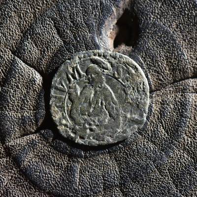 【良泉】第45期【直播场】1月15日晚19.30点开拍！ 208组，西方古代钱币、丝路古珠杂项专场 - 公元	1572-1585年【梵蒂冈】教皇格列高利十三世（颁布新历法的那位教皇），银铜合金夸特里诺，意大利法诺造币厂打制，0.56克