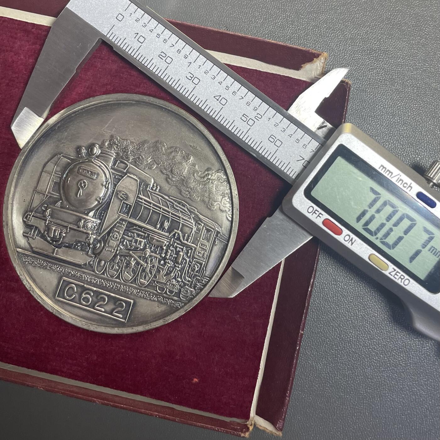 回流1228 日本铁道图书株式会社 荣光的蒸汽机车 C571、C622纪念章套装