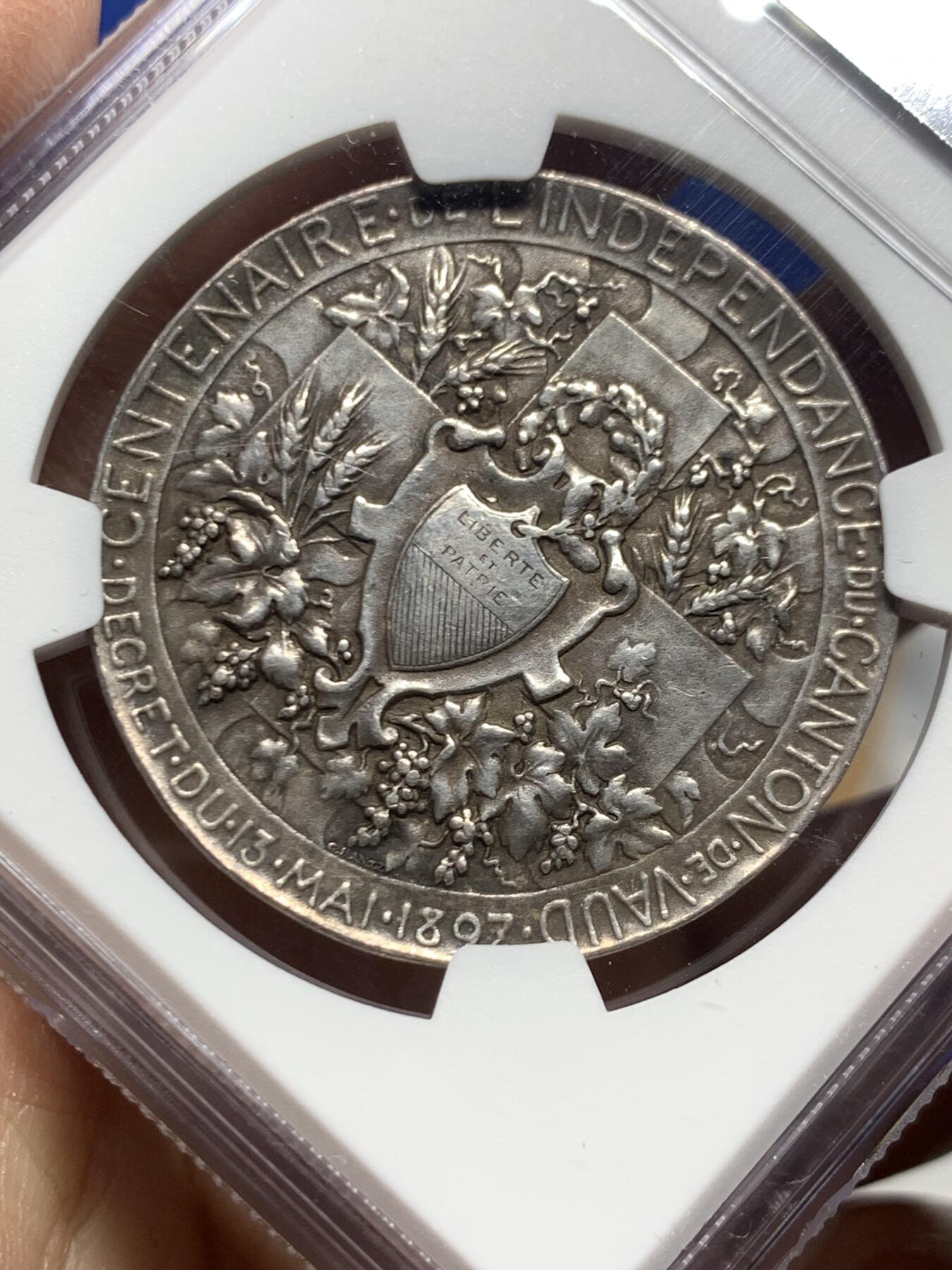 《竞宝斋》第452场 周日，周一 2场连拍 （全场包邮，欢迎送拍） NGC AU58 瑞士1897年沃州独立一百周年纪念银章