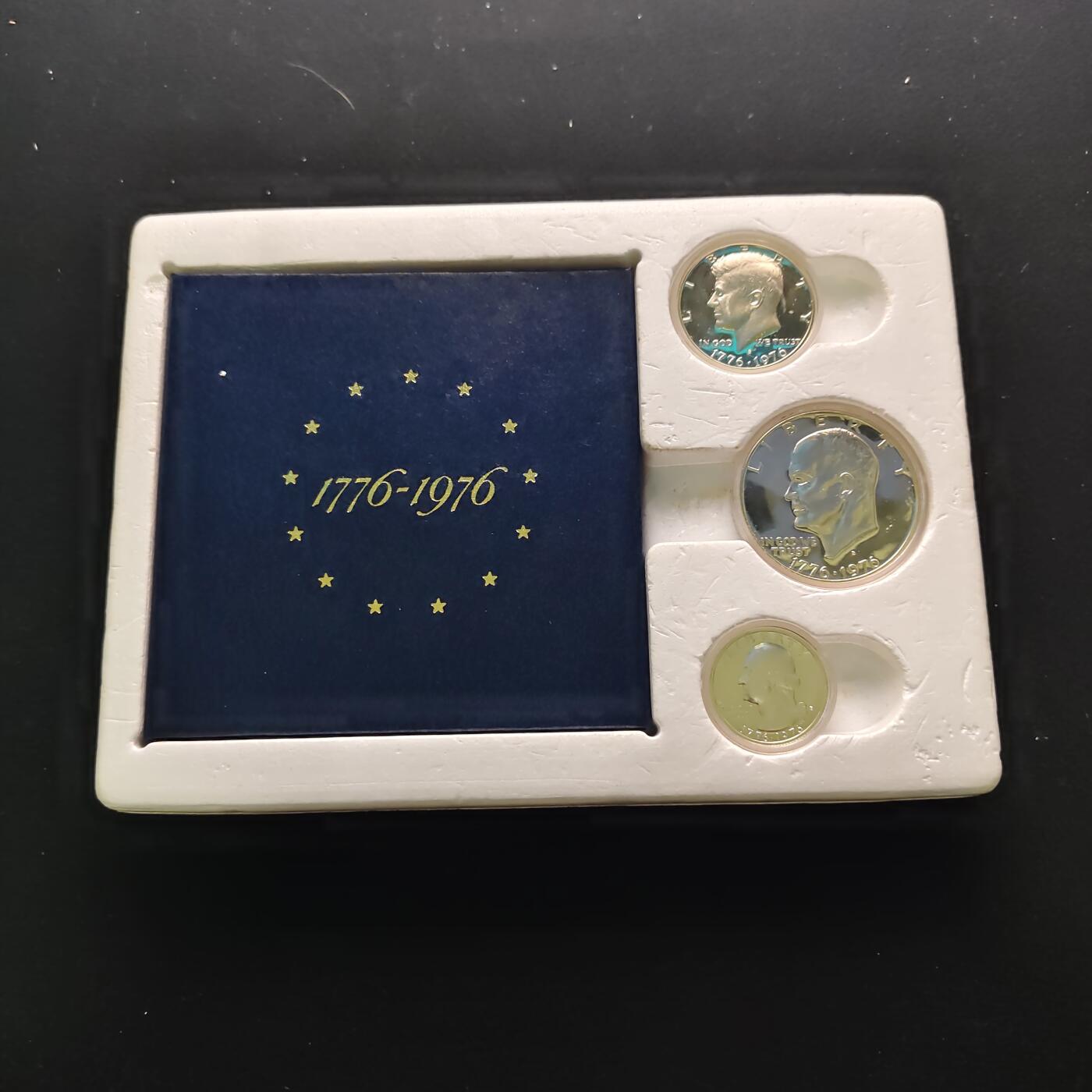 【全场包邮】纯粹捡漏拍491场（免费代拍第28场） 美国1976年独立200周年3枚全银精制纪念套币-盒证全（共计39.55克）