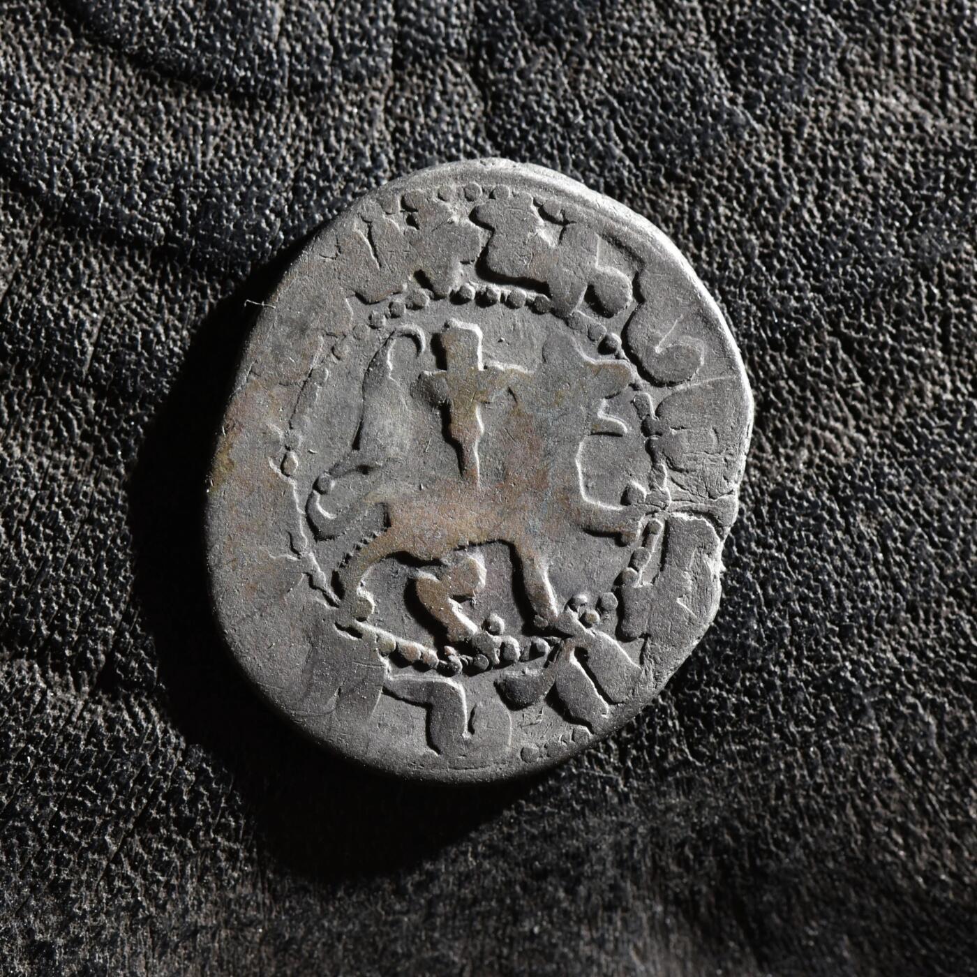 【良泉】第45期【直播场】1月15日晚19.30点开拍！ 208组，西方古代钱币、丝路古珠杂项专场 【少见】公元1344-1362年【中世纪·十字军】奇里乞亚·亚美尼亚国王——君士坦丁三世，打制银币，2.11克