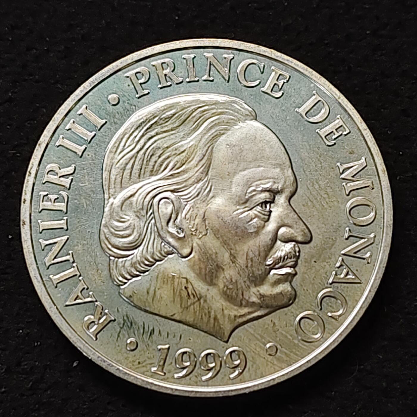 【全场包邮】纯粹捡漏拍491场（免费代拍第28场） 摩纳哥1999年100法郎雷尼尔三世亲王统治50周年（31毫米15克）纪念银币