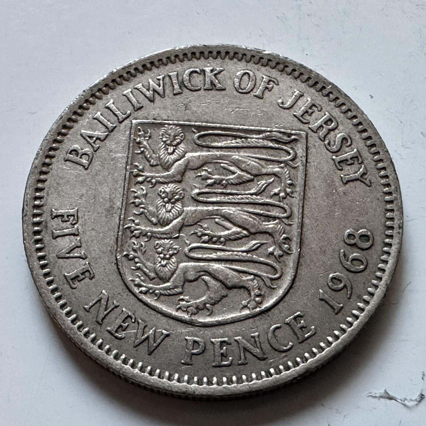 🌹外币初藏🌹🐯2025年第147场  每周二四六晚8️⃣点 接代拍 泽西岛1968年五便士