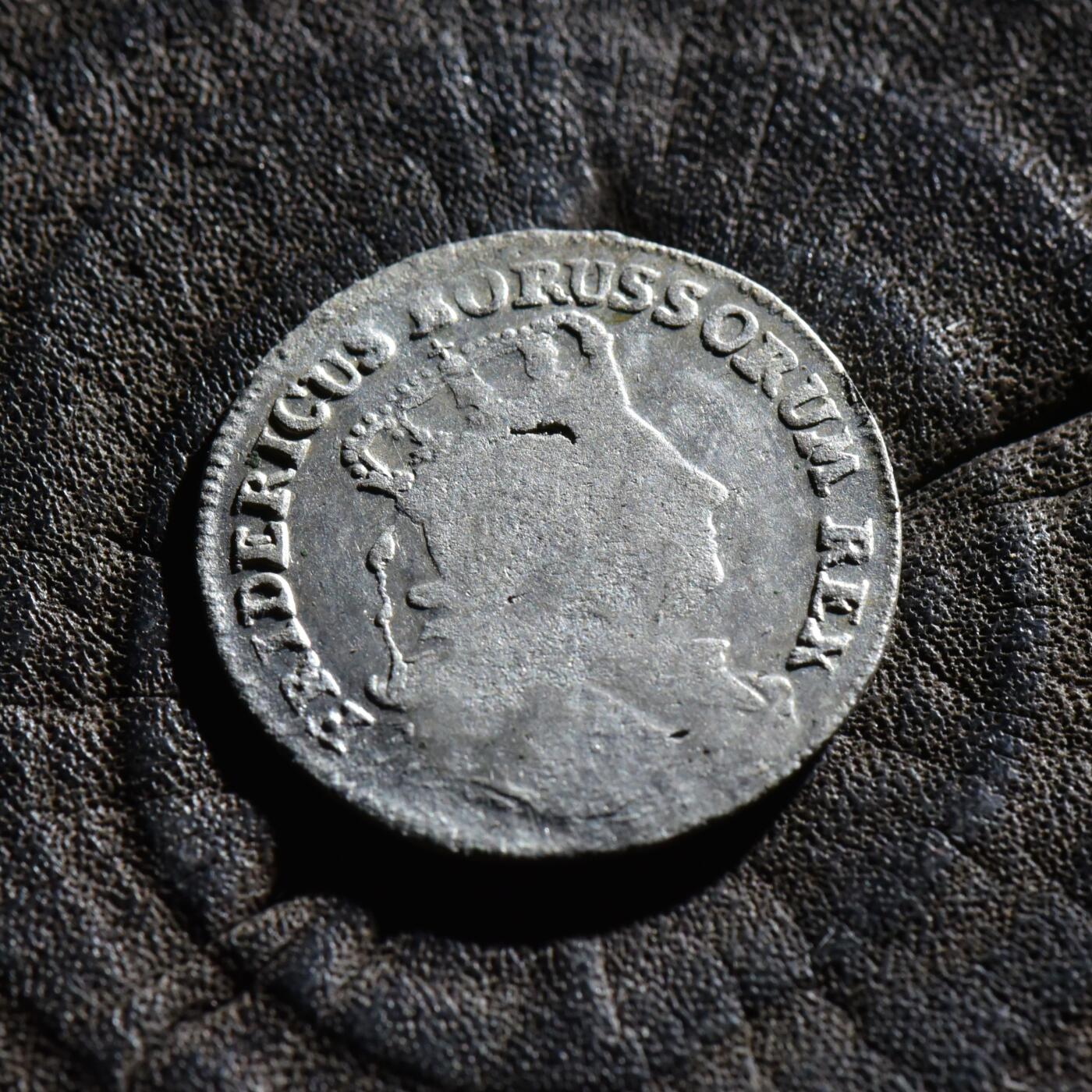 【良泉】第45期【直播场】1月15日晚19.30点开拍！ 208组，西方古代钱币、丝路古珠杂项专场 【藏家出品A】公元1757年，德意志——霍亨索伦王朝，普鲁士国王——腓特烈大帝，少见！6格罗申银币，2.37克