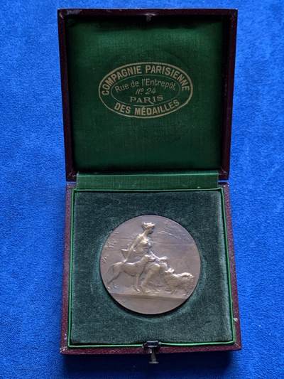 《竞宝斋》第452场 周日，周一 2场连拍 （全场包邮，欢迎送拍） - 法国西南犬业协会纪念铜章 38.1克 40.8mm 丰饶角铜标 带盒