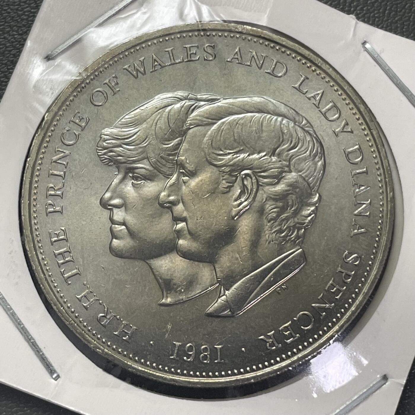 回流1228 38mm 1981年英国1克朗查尔斯王子戴安娜王妃世纪婚礼克朗型纪念币