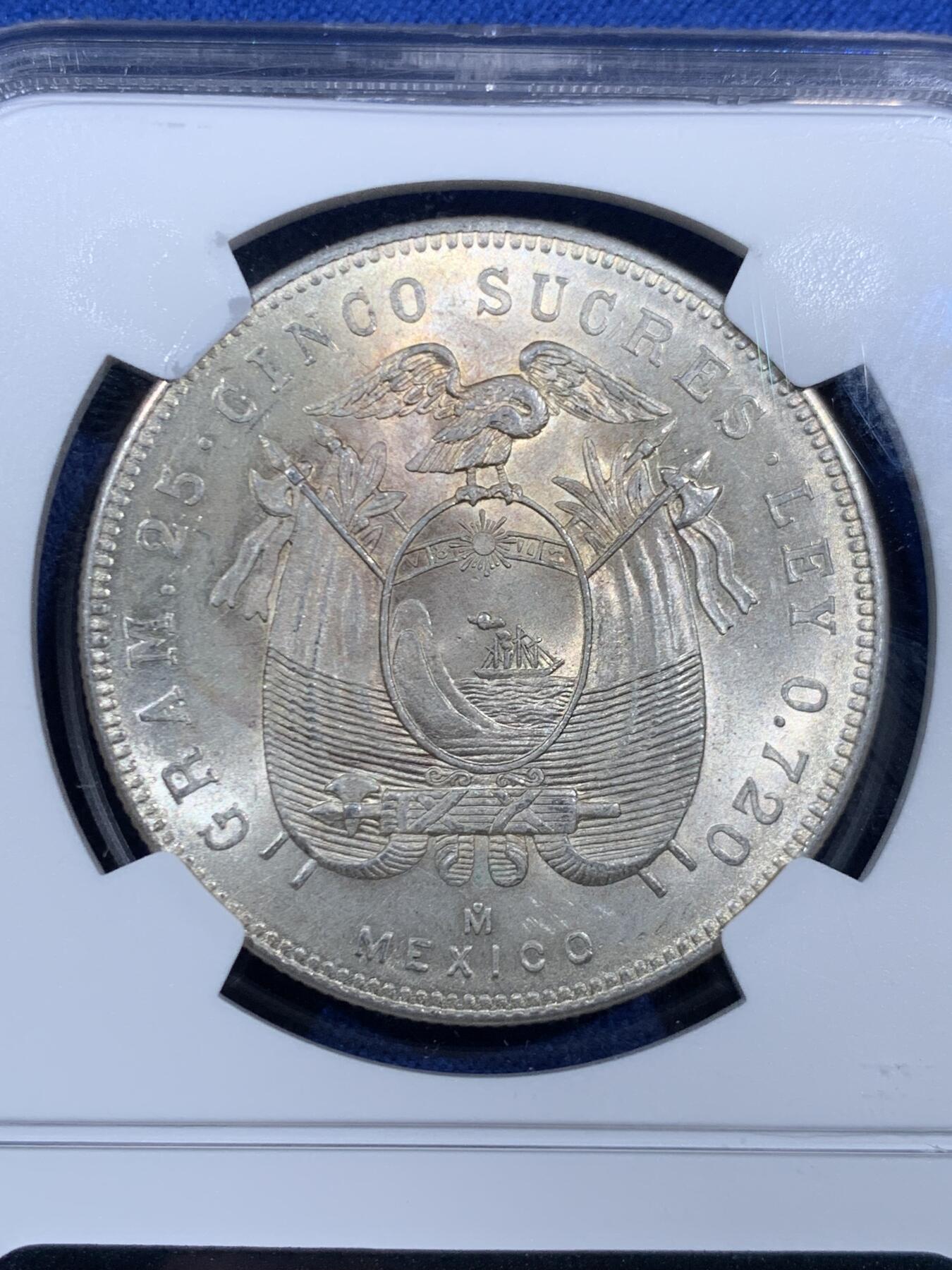 《竞宝斋》第452场 周日，周一 2场连拍 （全场包邮，欢迎送拍） NGC MS64 厄瓜多尔1943年5苏克雷大银币，共发行2年，较少的年份，转光强烈，极美包浆。