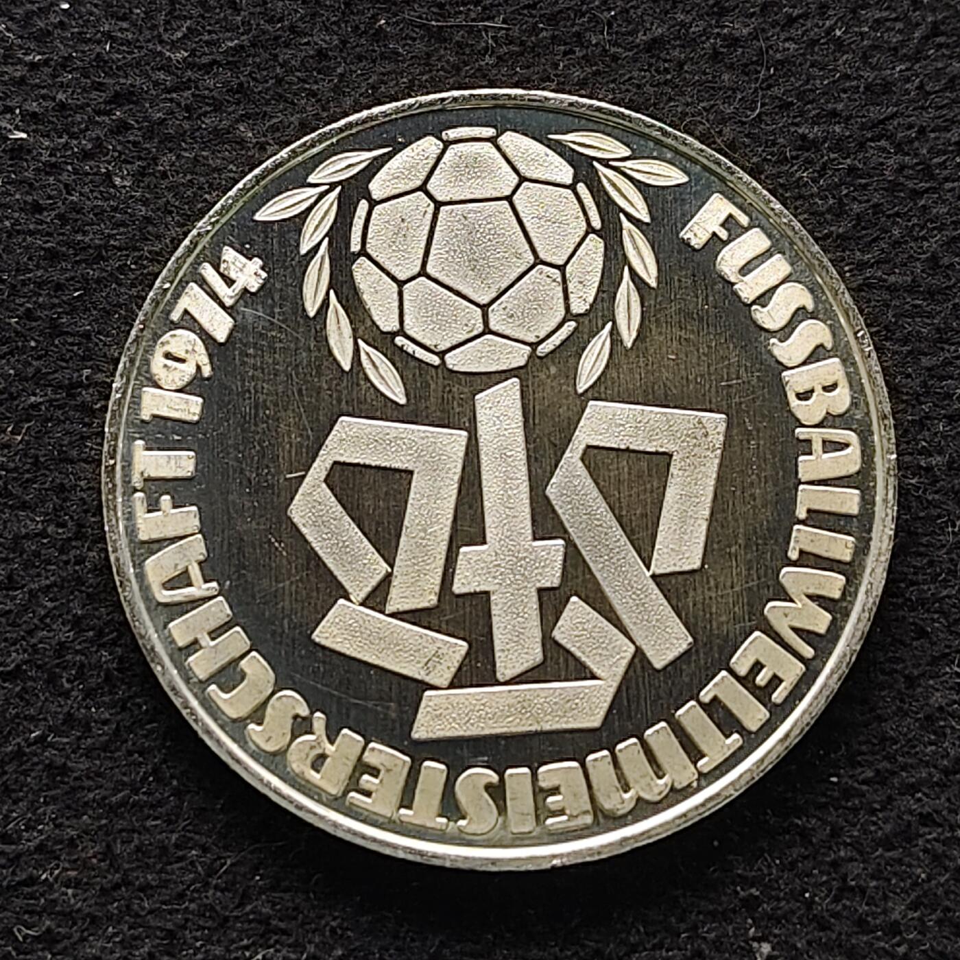 【全场包邮】纯粹捡漏拍491场（免费代拍第28场） 【银章】德国1974年世界杯精制15克纯银纪念银章-有银标