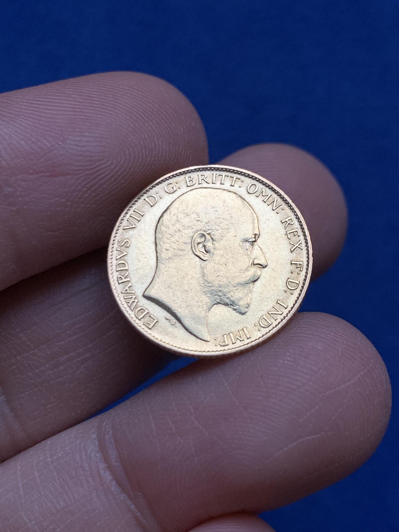 《竞宝斋》第452场 周日，周一 2场连拍 （全场包邮，欢迎送拍） 英国1909年爱德华七世1/2索维林金币 9167金 3.96克 细节见图 纯金价超过3900