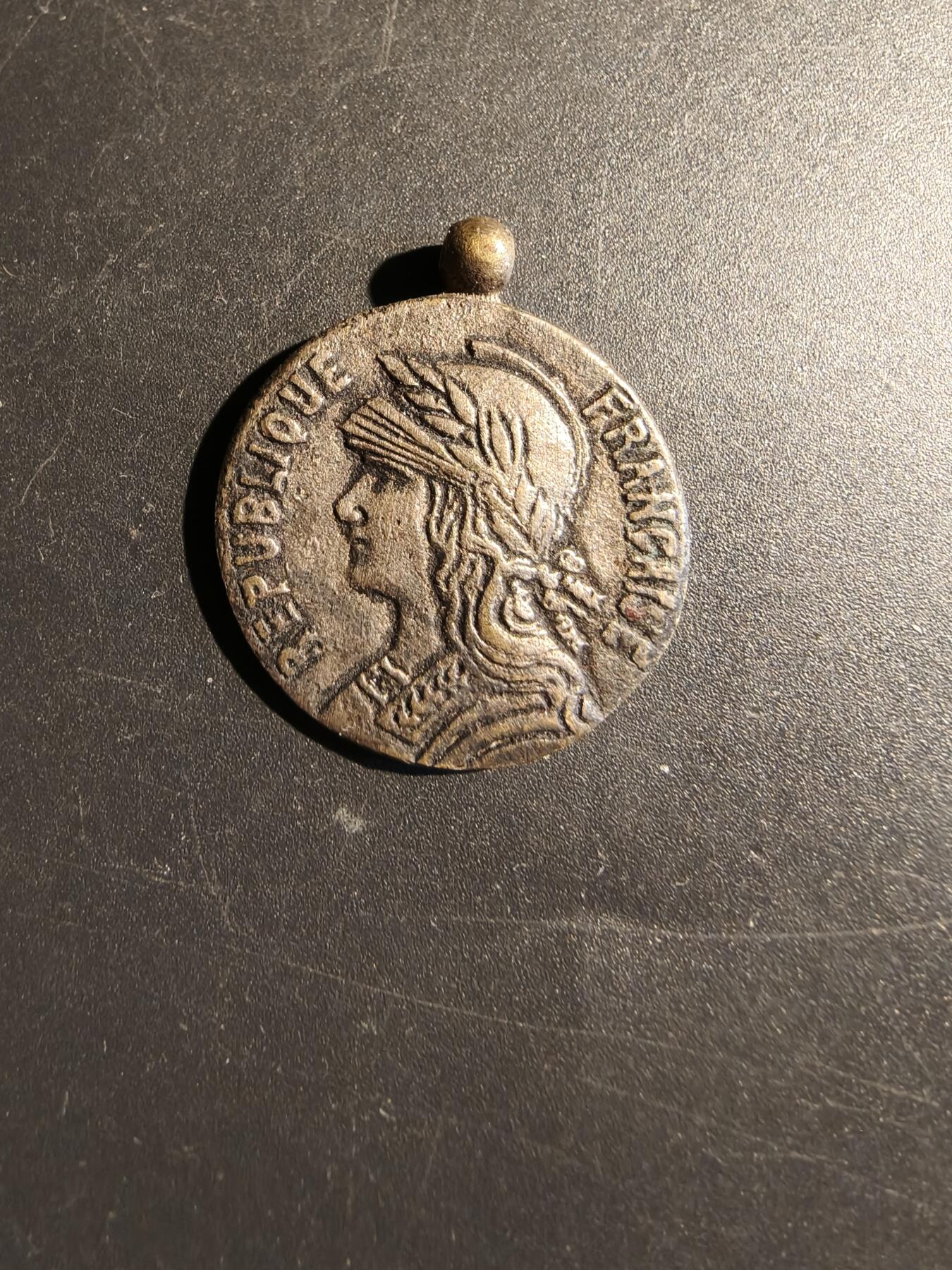 老王徽章第172期 法国殖民奖章    无绶带