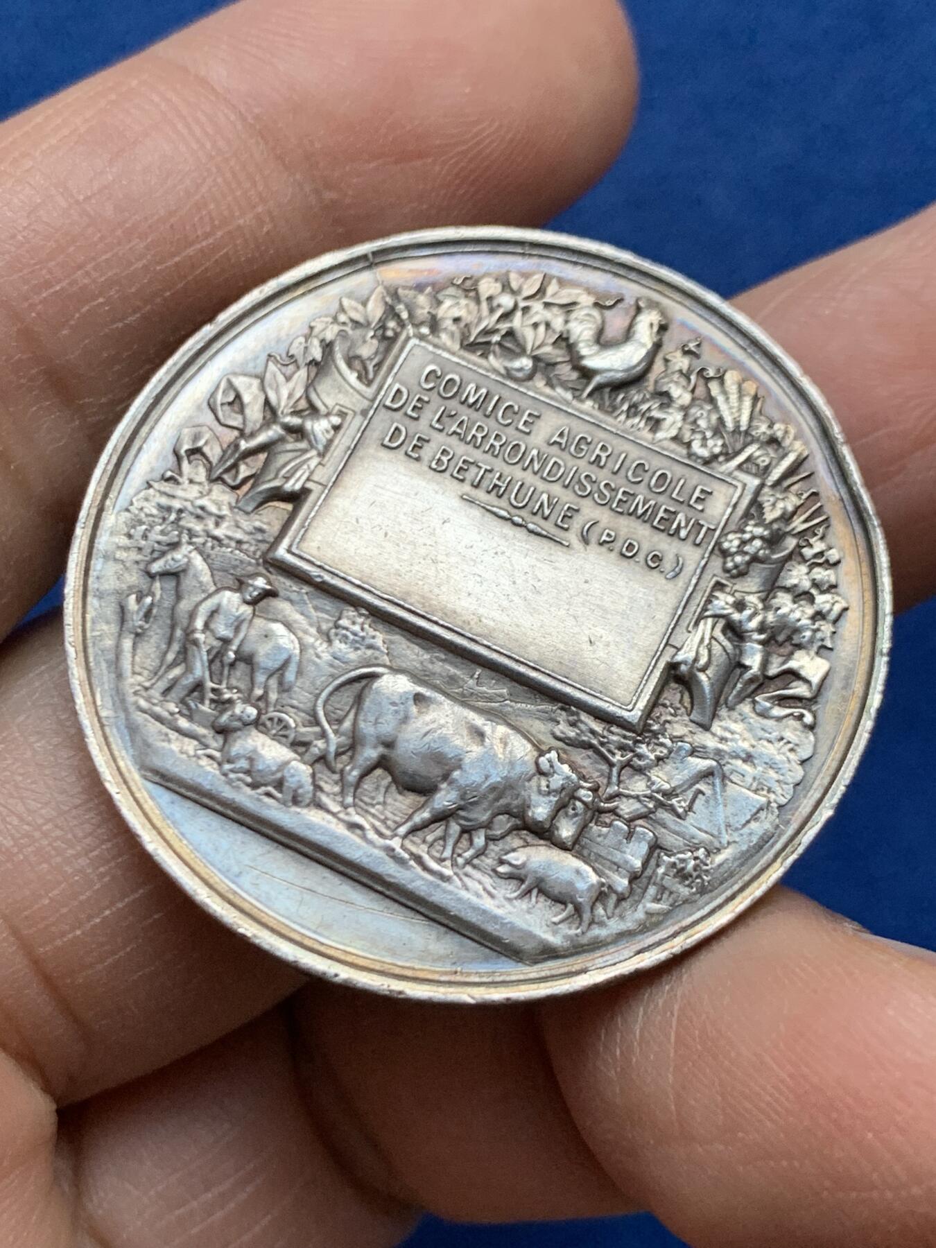 《竞宝斋》第452场 周日，周一 2场连拍 （全场包邮，欢迎送拍） 法国贝通区农业协会纪念银章 950银 21.7克 36.5mm