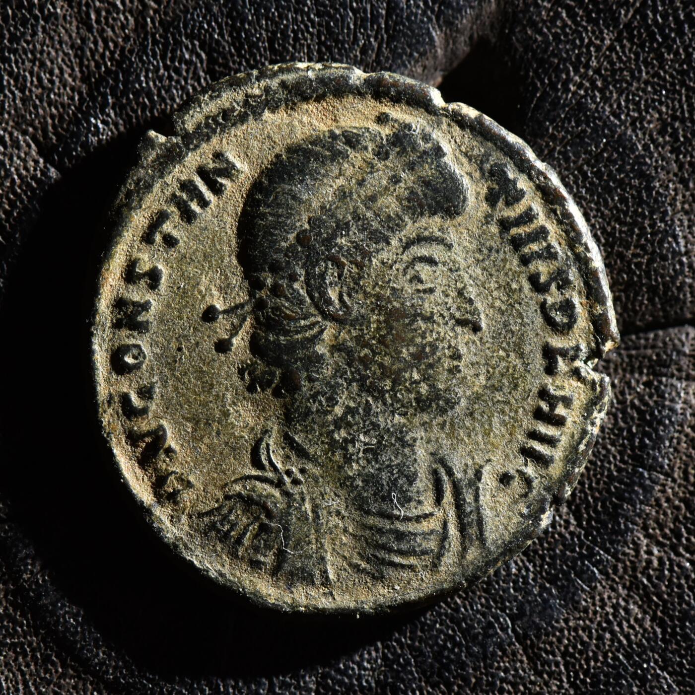 【良泉】第45期【直播场】1月15日晚19.30点开拍！ 208组，西方古代钱币、丝路古珠杂项专场 【百分币】公元337-361年【古罗马】君士坦提乌斯二世“重现幸福时光”大铜币，君士坦丁堡造币厂，5.56克