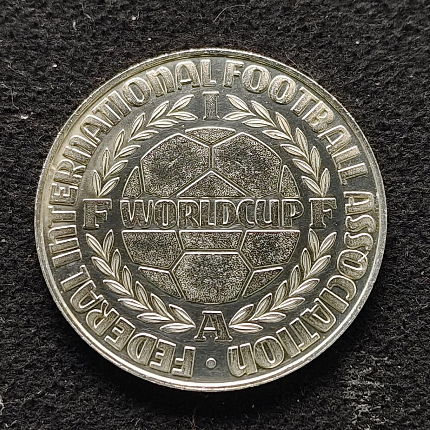 【全场包邮】纯粹捡漏拍491场（免费代拍第28场） 【银章】德国FIFA世界杯雷米特杯精制15克纯银纪念银章-有银标