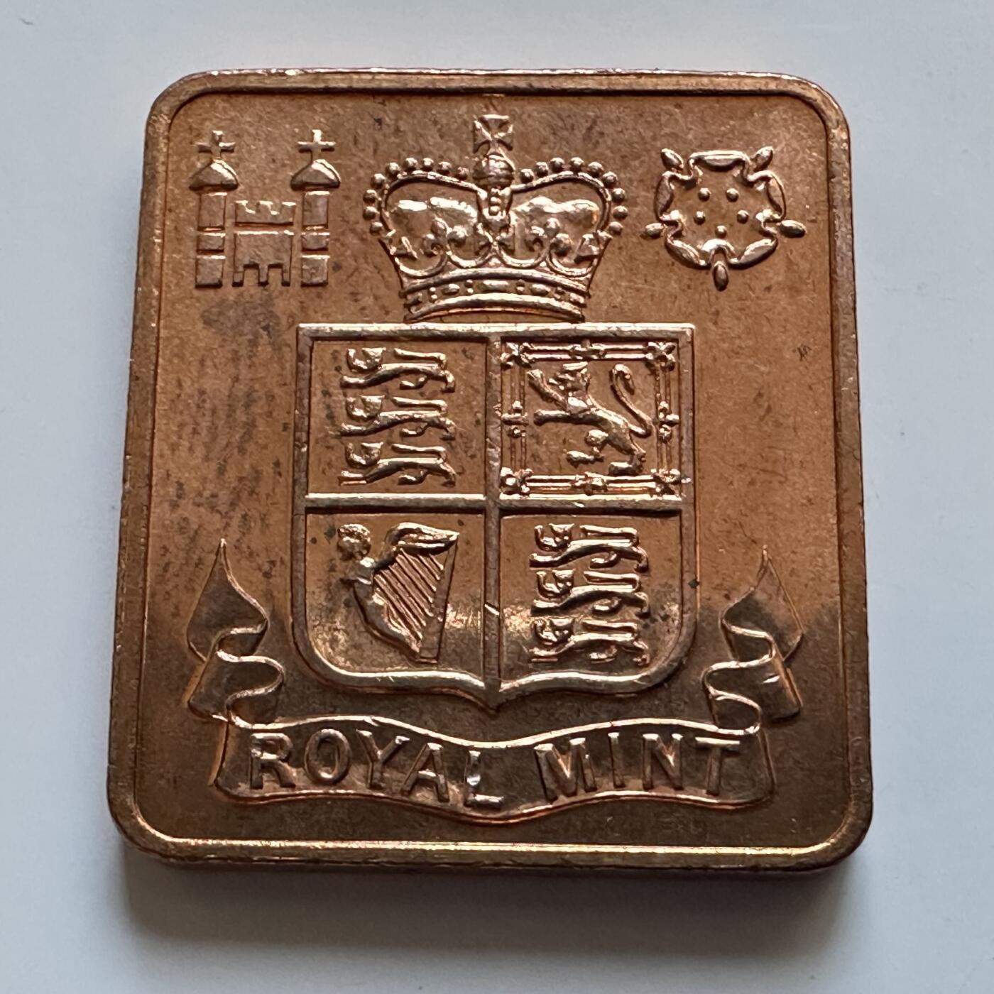 🌹外币初藏🌹🐯2025年第147场  每周二四六晚8️⃣点 接代拍 英国1975年皇家造币厂套币铜章 c