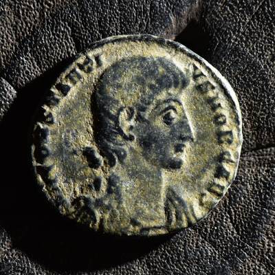 【良泉】第45期【直播场】1月15日晚19.30点开拍！ 208组，西方古代钱币、丝路古珠杂项专场 - 【美品】【百分币】公元350-355年【古罗马】君士坦提乌斯二世表弟——加卢斯“重现幸福时光”大铜币，安条克造币厂打制，4.29克