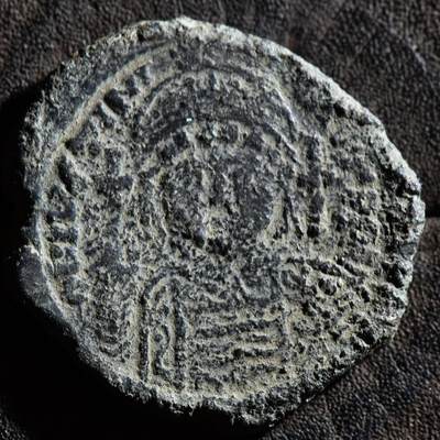 【良泉】第45期【直播场】1月15日晚19.30点开拍！ 208组，西方古代钱币、丝路古珠杂项专场 - 【拜占庭最大的钱币】18.65克，公元544年【拜占庭】 查士丁尼安一世，在位18年，君士坦丁堡造币厂，40努米超大铜币