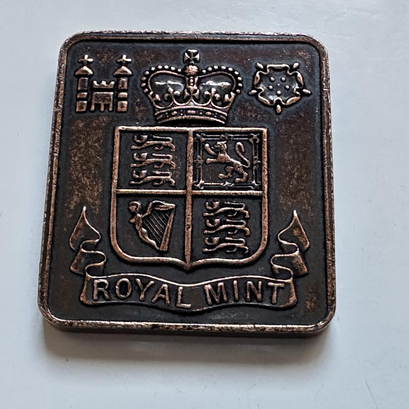 🌹外币初藏🌹🐯2025年第147场  每周二四六晚8️⃣点 接代拍 英国1981年皇家造币厂套币铜章 