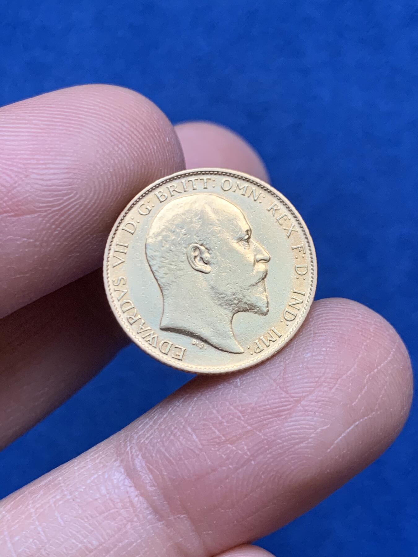 《竞宝斋》第452场 周日，周一 2场连拍 （全场包邮，欢迎送拍） 英国1909年爱德华七世1/2索维林金币 9167金 3.96克 细节见图 纯金价超过3900