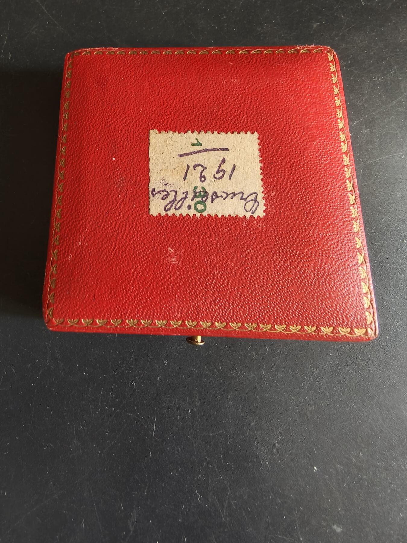 老王徽章第172期 法国圣朱利安昂日内瓦农业竞赛大铜章    原盒     直径50mm    重量47.4g      大师P.Grandhomme作品 