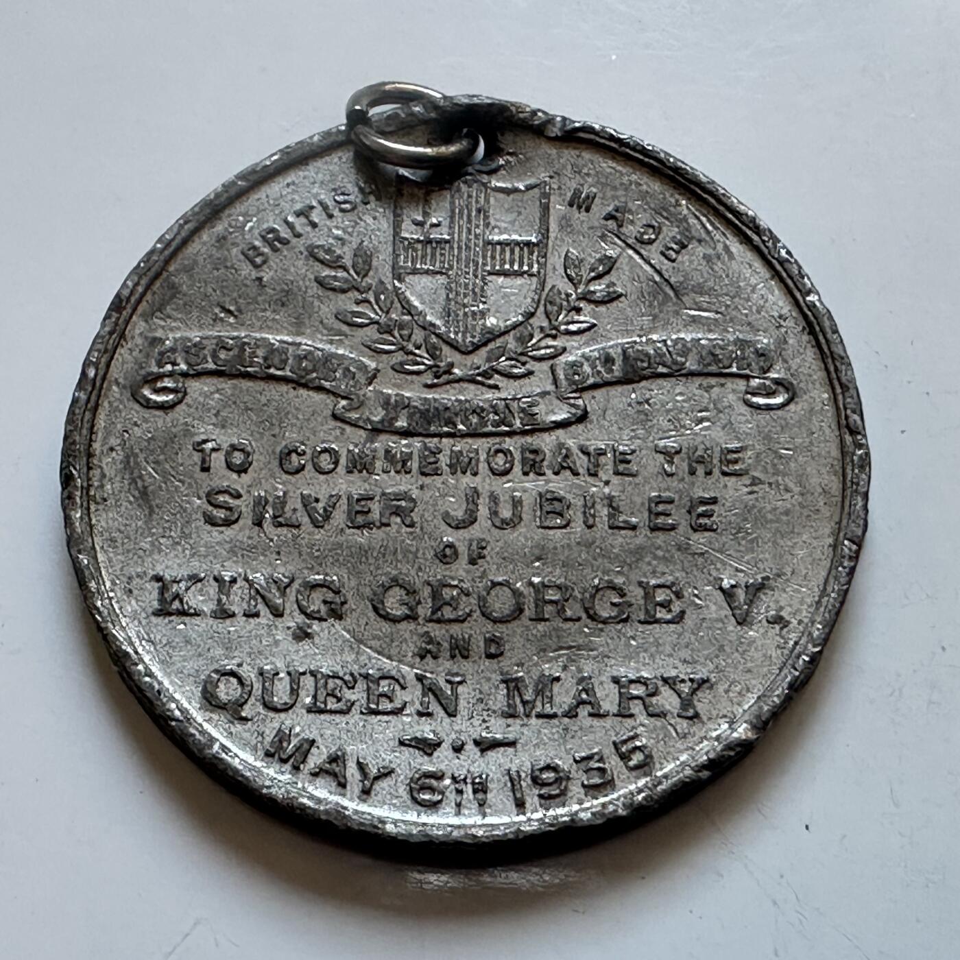 🌹外币初藏🌹🐯2025年第147场  每周二四六晚8️⃣点 接代拍 英国1935乔治五世银禧纪念章 38.8毫米