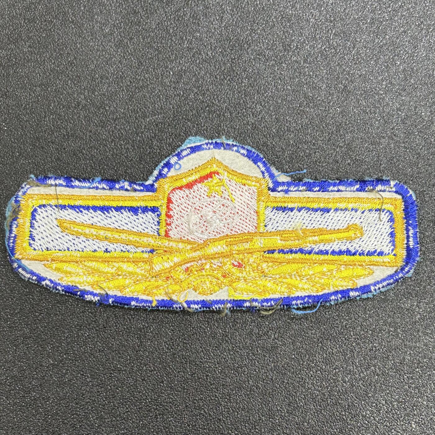 西秦中古拍卖第七十一期 越南人民军通信兵胸标