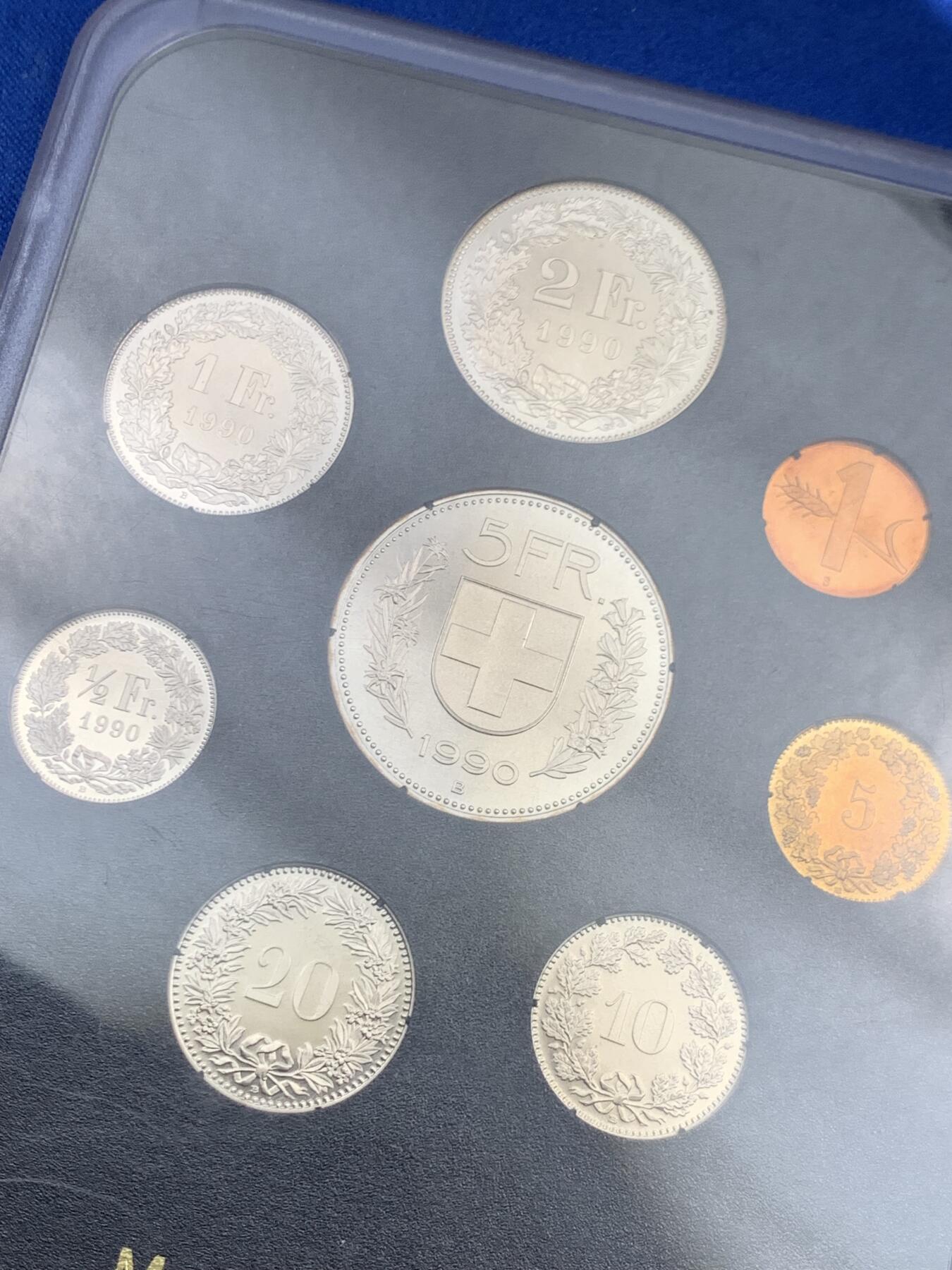 《竞宝斋》第452场 周日，周一 2场连拍 （全场包邮，欢迎送拍） 瑞士1990年精制套币