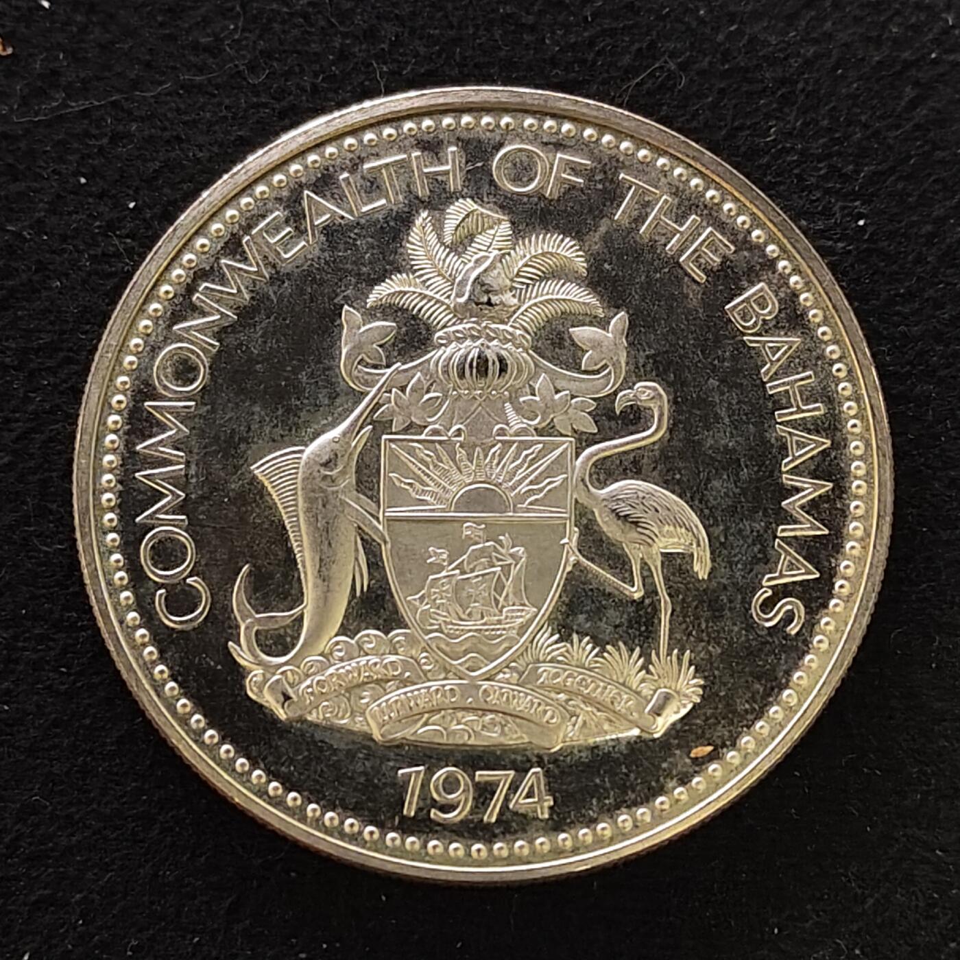 【全场包邮】纯粹捡漏拍491场（免费代拍第28场） 巴哈马群岛1974年5元国旗精制（45毫米42.12克）纪念银币