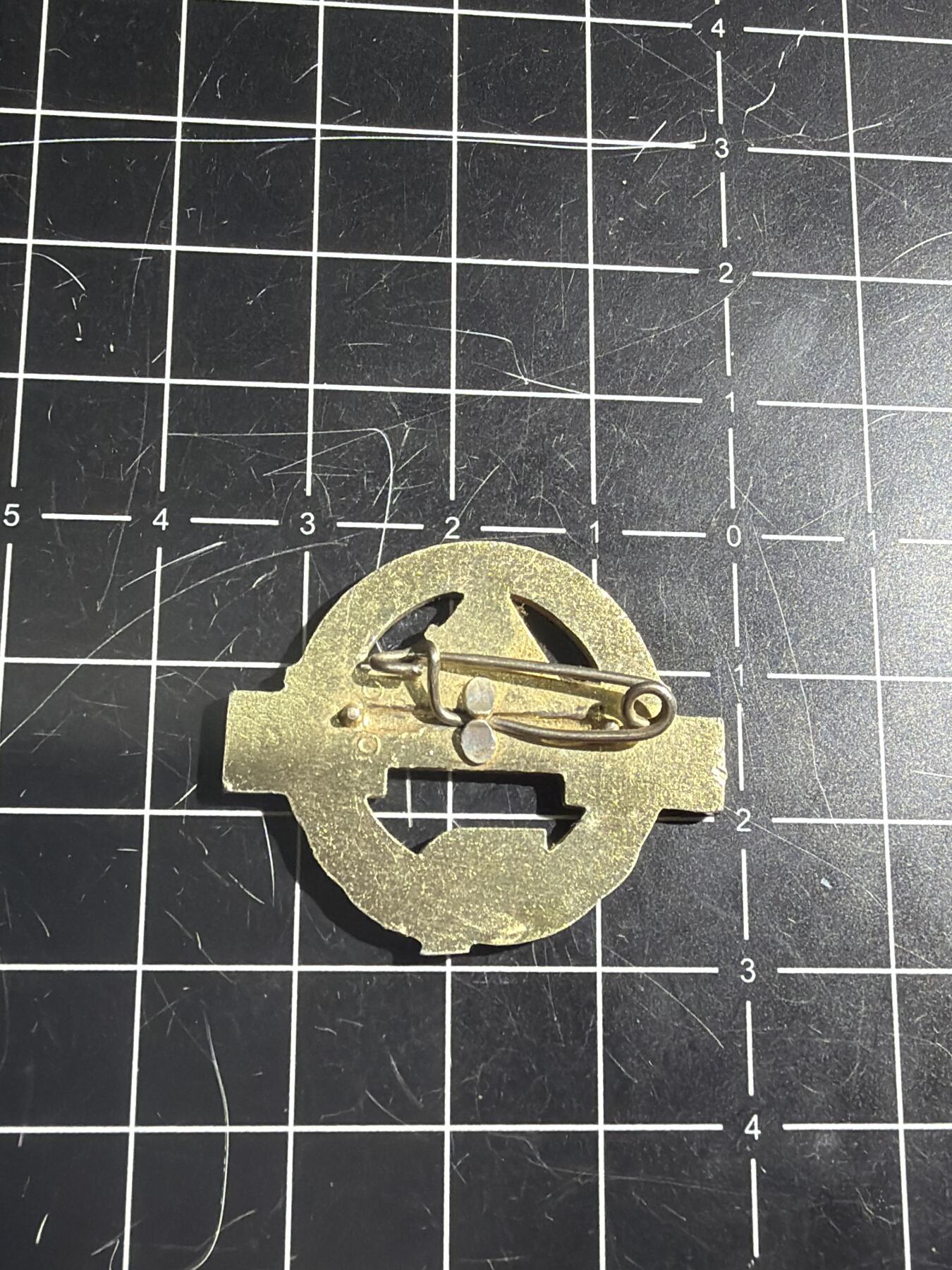 古冰库章牌勋赏收藏0起拍卖 东德青年联合会卓越功绩奖章