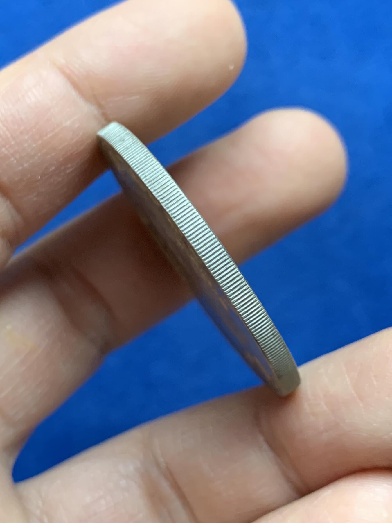 《竞宝斋》第452场 周日，周一 2场连拍 （全场包邮，欢迎送拍） 汤加 1974年 1潘果 带PL感 状态自辨