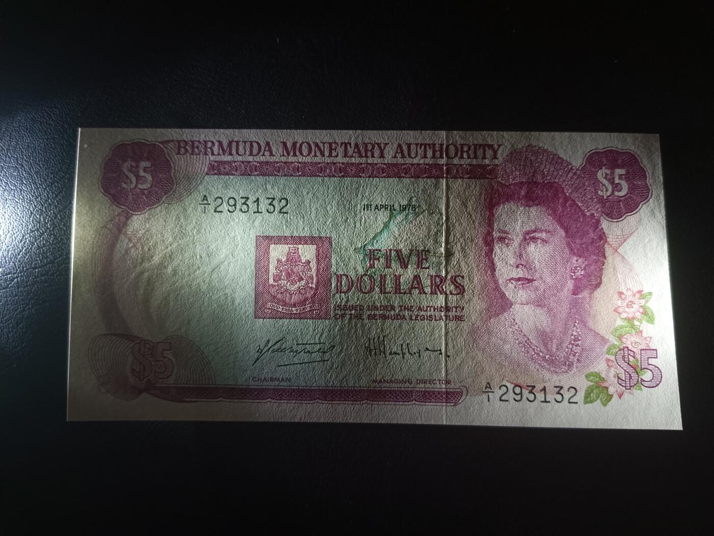 2026首期，总第211期 百慕大1978年5元UNC-首冠A/1无47，后期金管局版本，珍珠冠女王和杜克港灯塔