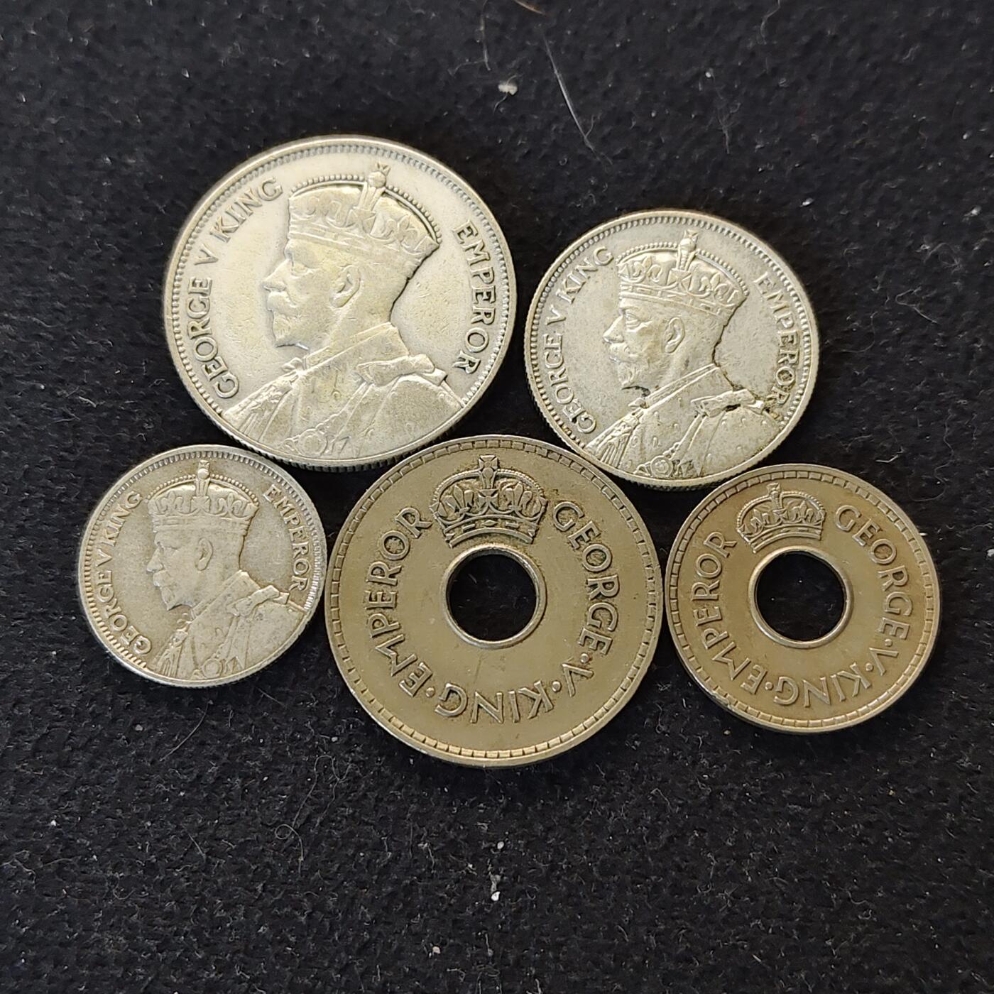 【全场包邮】纯粹捡漏拍491场（免费代拍第28场） 斐济1934-1935年乔治五世5枚套币-含3枚银币（共计19.79克）