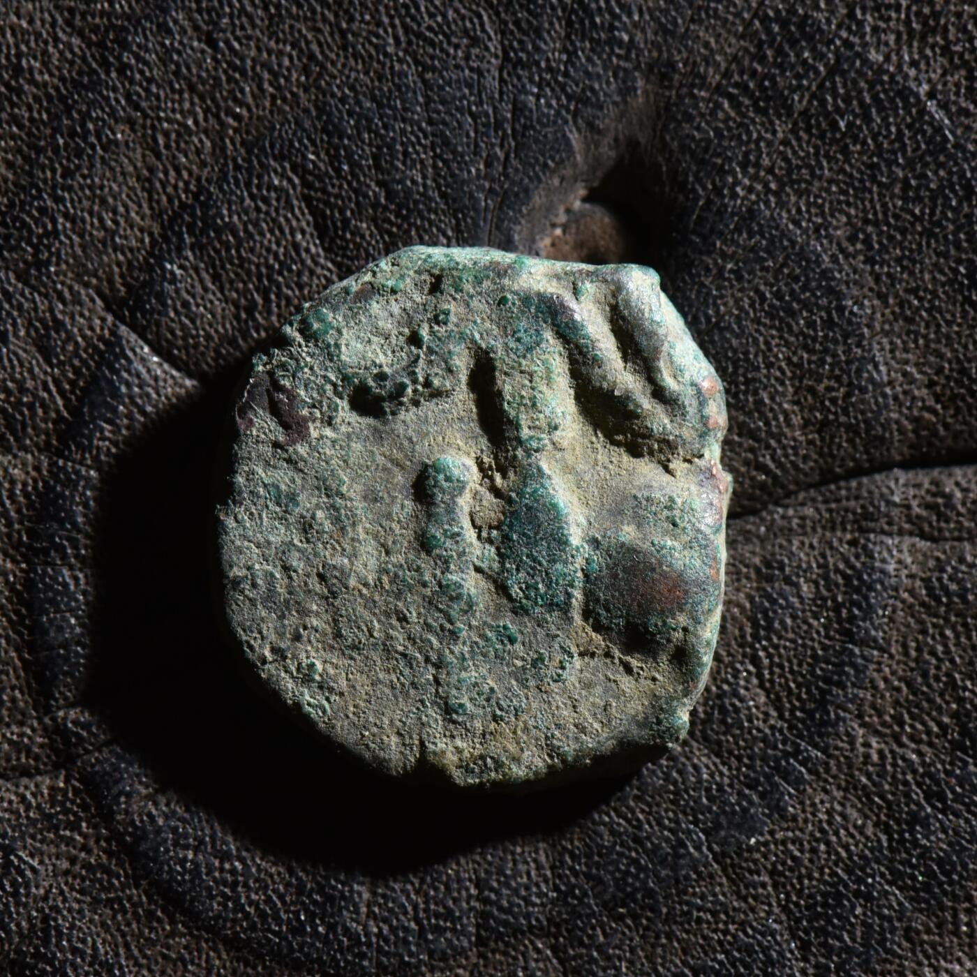 【良泉】第45期【直播场】1月15日晚19.30点开拍！ 208组，西方古代钱币、丝路古珠杂项专场 公元247-267年【古印度】贵霜，婆湿色伽“湿婆瘤牛”铜币，6.35克