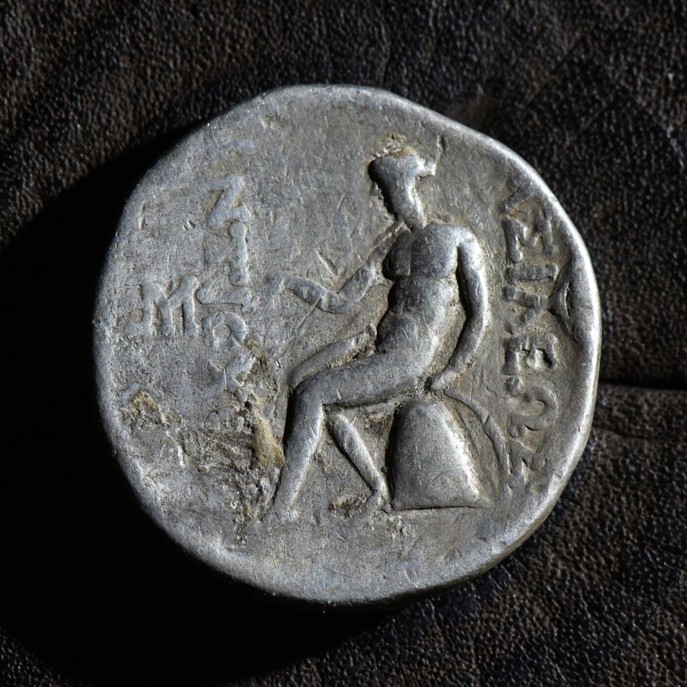 【良泉】第45期【直播场】1月15日晚19.30点开拍！ 208组，西方古代钱币、丝路古珠杂项专场 【藏家出品A】16.76克，公元前261-246年【古希腊】塞琉古帝国，安条克二世青年版头像，四德拉克马银币