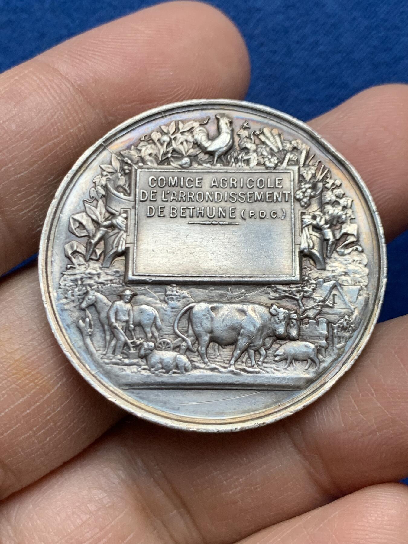 《竞宝斋》第452场 周日，周一 2场连拍 （全场包邮，欢迎送拍） 法国贝通区农业协会纪念银章 950银 21.7克 36.5mm