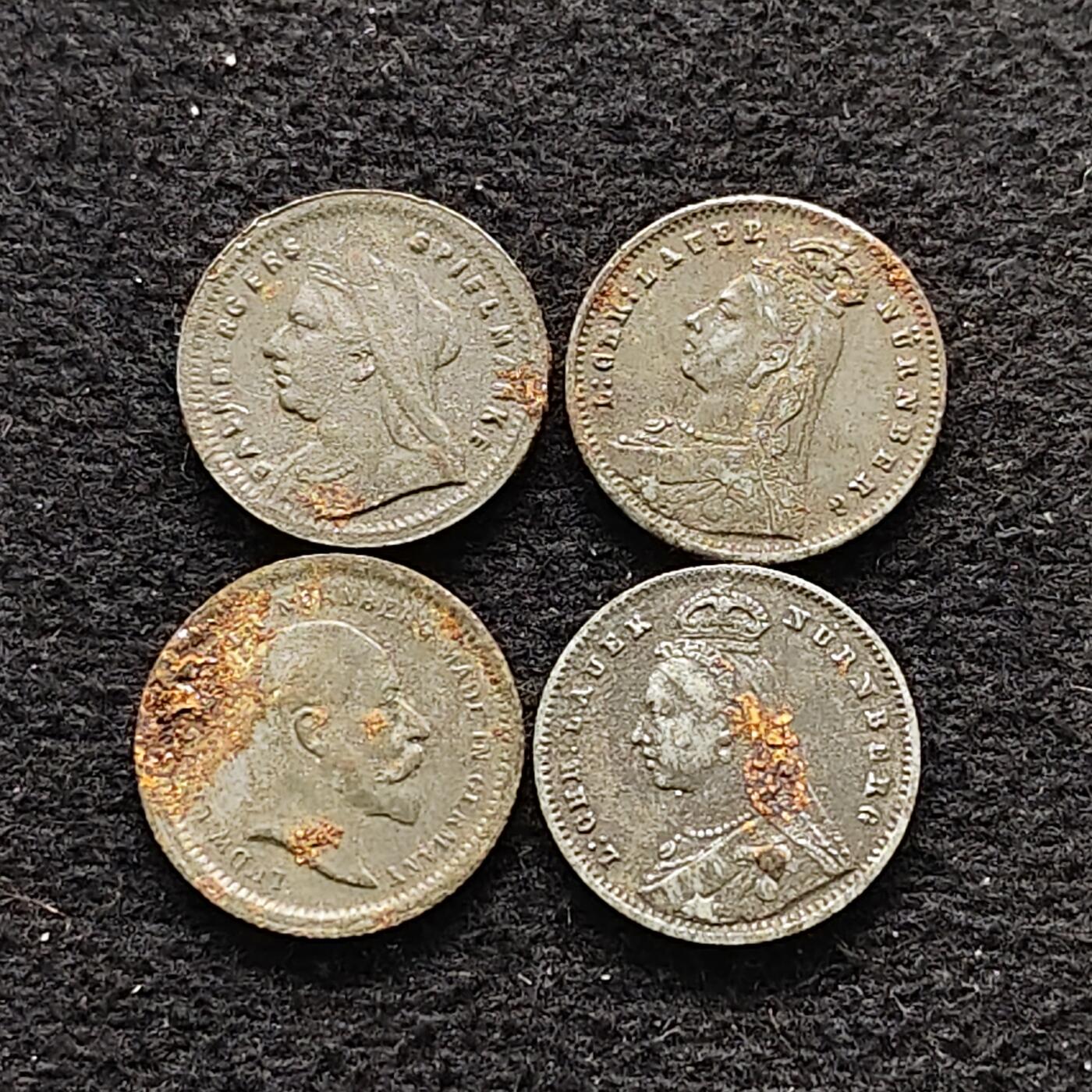 【全场包邮】纯粹捡漏拍490场（免费代拍第27场） 【纪念章】英国早期1先令-2先令等迷你纪念章4枚一组