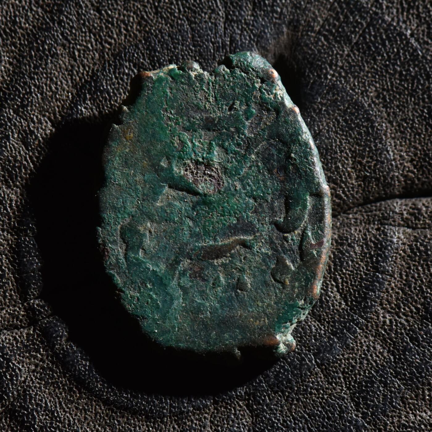 【良泉】第45期【直播场】1月15日晚19.30点开拍！ 208组，西方古代钱币、丝路古珠杂项专场 约1780-1850年【阿富汗】自治地区打制“狮子”法鲁斯铜币，6.85克