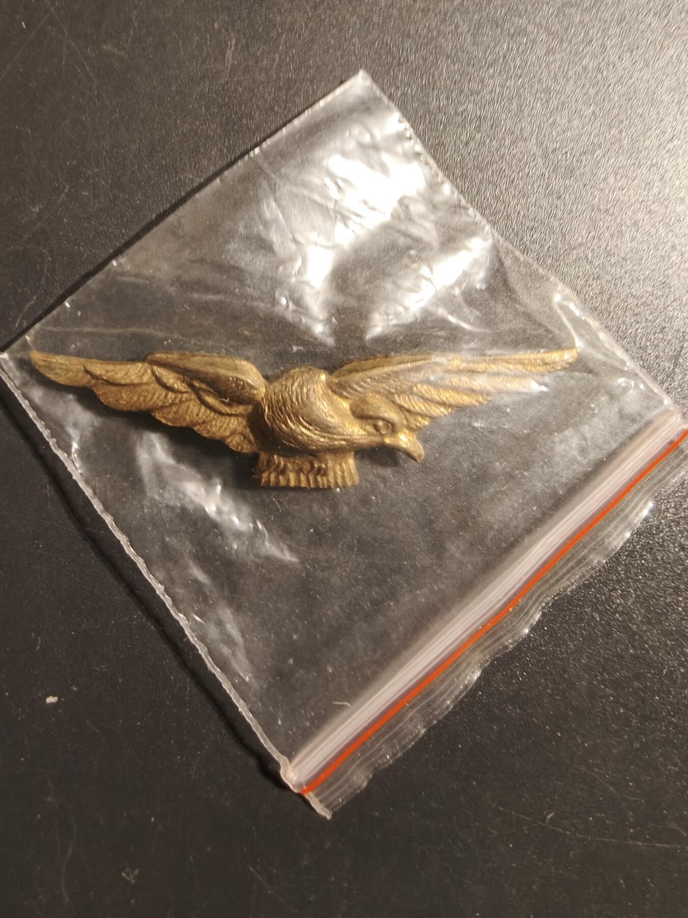 老王徽章第172期 英国皇家空军帽徽     二战时期