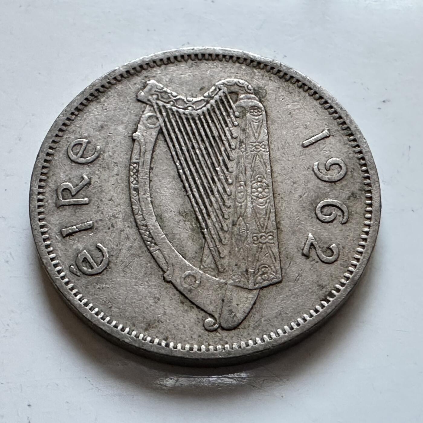 🌹外币初藏🌹🐯2025年第147场  每周二四六晚8️⃣点 接代拍 爱尔兰1962年六便士