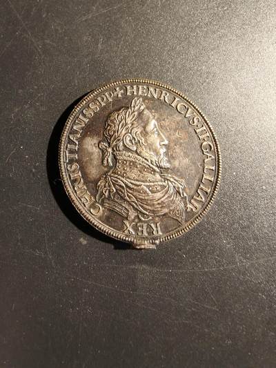 老王徽章第172期 - 法国国王亨利二世纪念章      上挂断裂