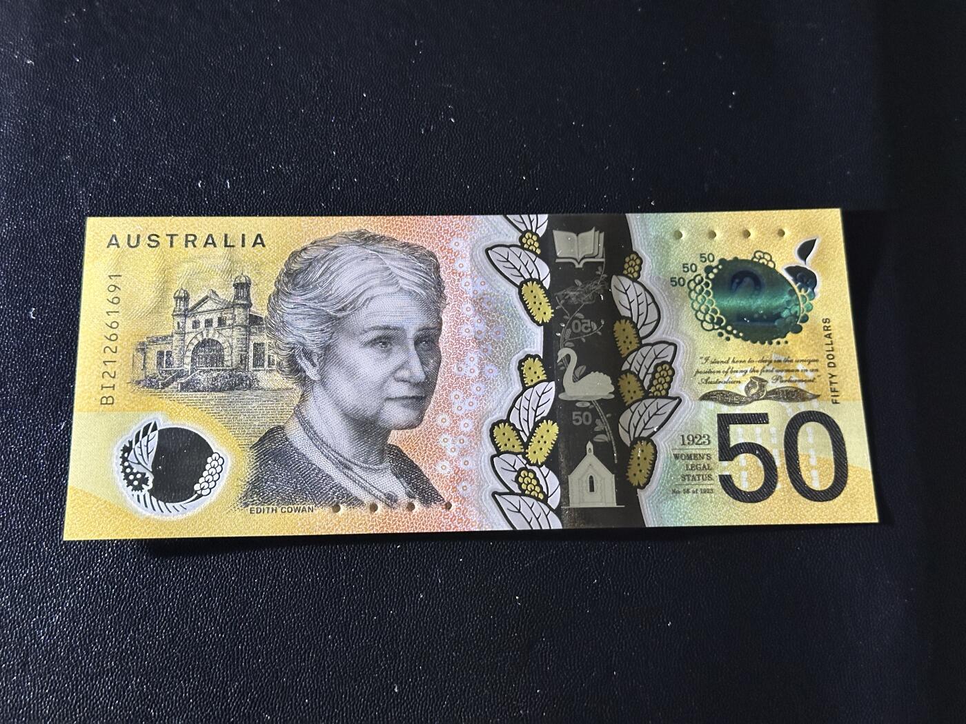 《外钞收藏家》第五百九十八期（2026年新年第一场）（本平台长期征集拍品、欢迎藏友们联系合作） 2021年澳大利亚50澳元 全新 但有压印瑕疵 无47尾691